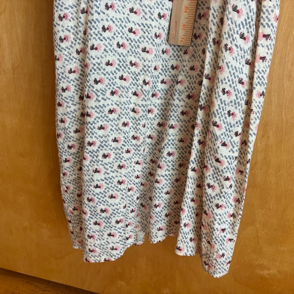 Chic Cream Floral Midi Dress - Picture 12 of 13